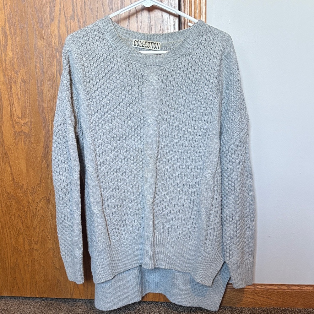 Collection B Women's Light Gray Crew Neck Sweater